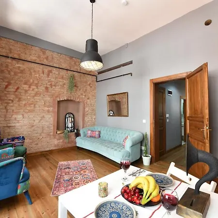 Historical Wooden Style Ac In Beyoglu Galata Appartement