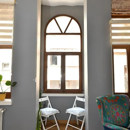 아파트 Historical Wooden Style Ac In Beyoglu Galata